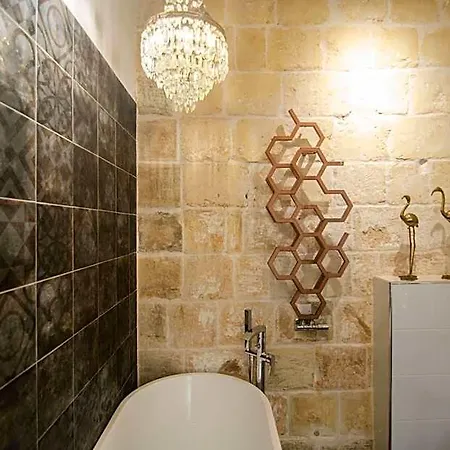 Senglea Suites 4*