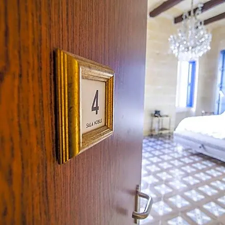 Senglea Suites Hotel