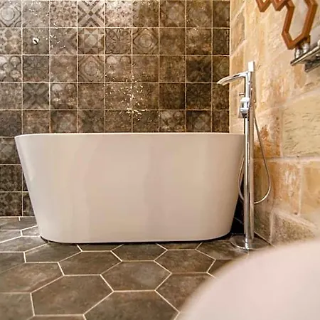 Senglea Suites 4*