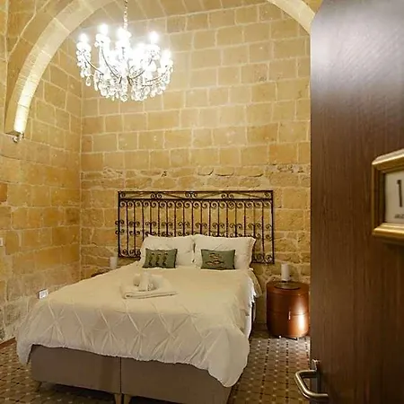 Senglea Suites Hotel