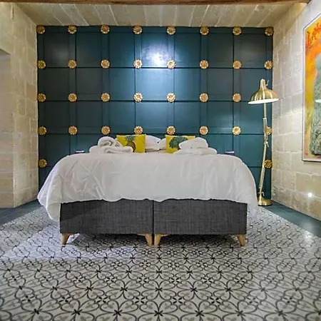 Senglea Suites Hotel