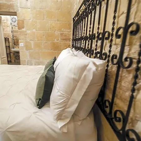 Senglea Suites